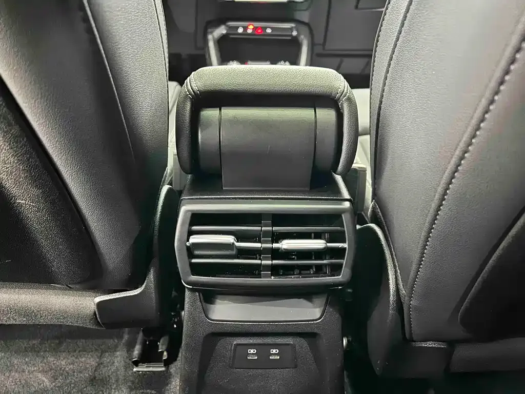 Audi A3 2023 из CN, фото 4