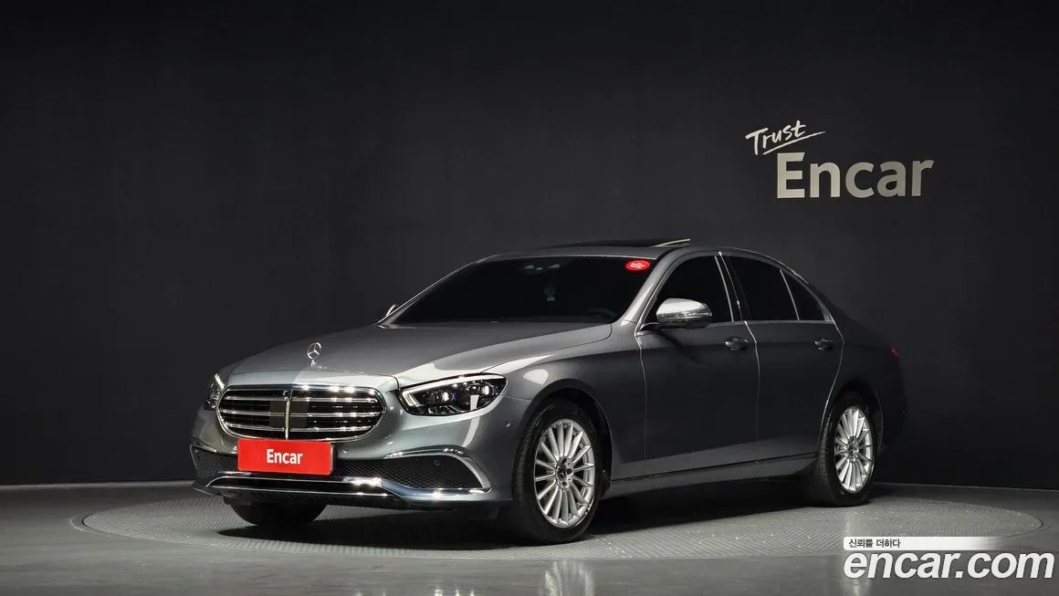 Mercedes-Benz E-Class — фото 1