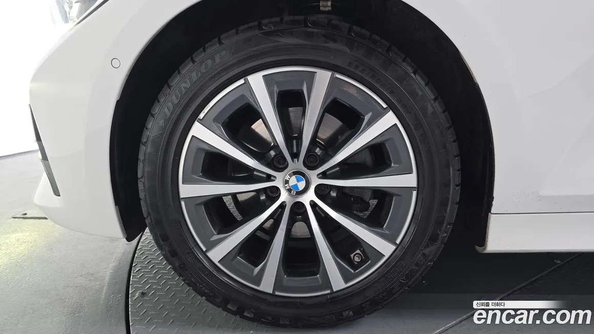BMW 3-Series 2021 из KR, фото 3