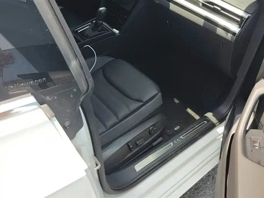Volkswagen CC 2024 из CN, фото 7