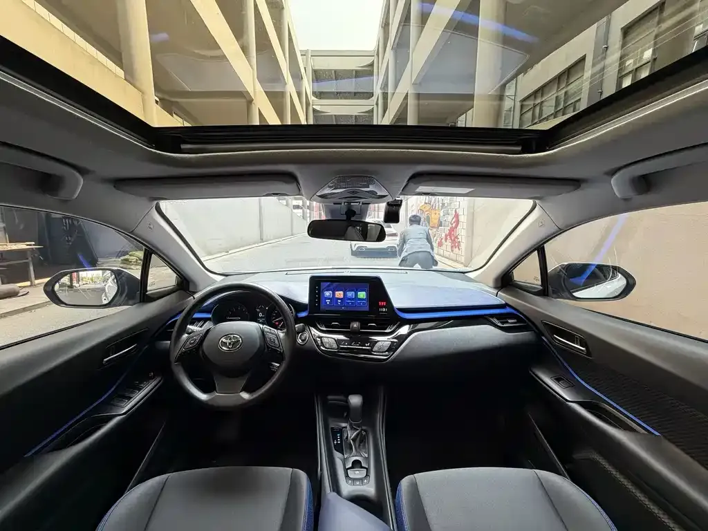 Toyota C-HR 2023 из CN, фото 7