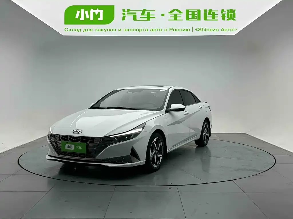 Hyundai Elantra — фото 1