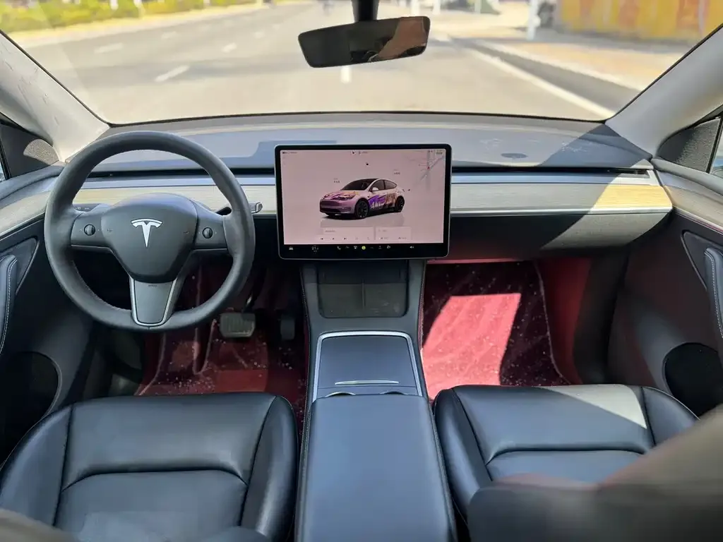 Tesla Model Y — фото 2