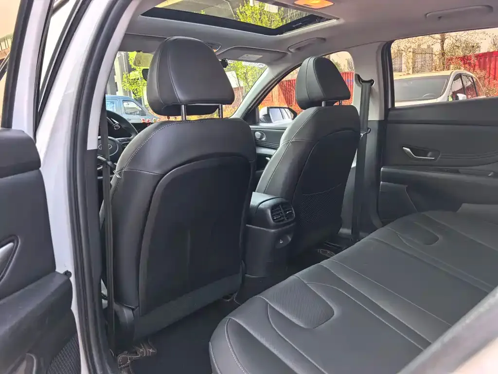 Hyundai Elantra 2022 из CN, фото 4