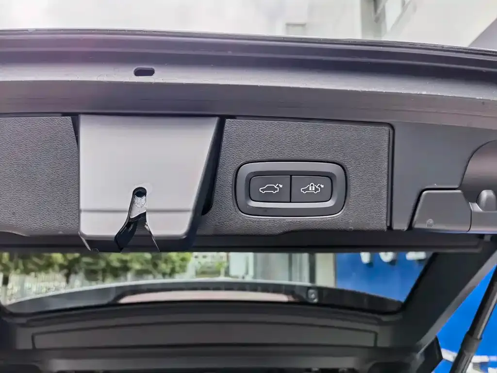 Volvo XC60 2024 из CN, фото 6