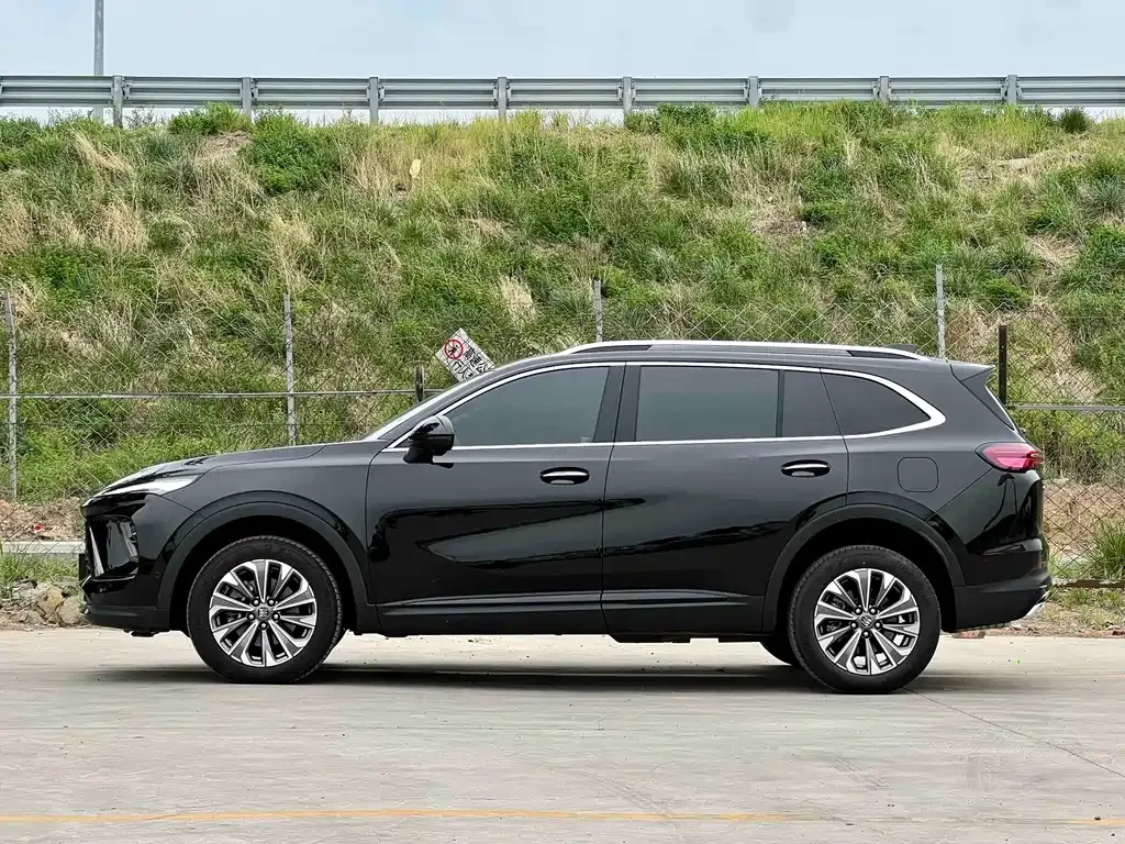 Buick Envision Plus — фото 7