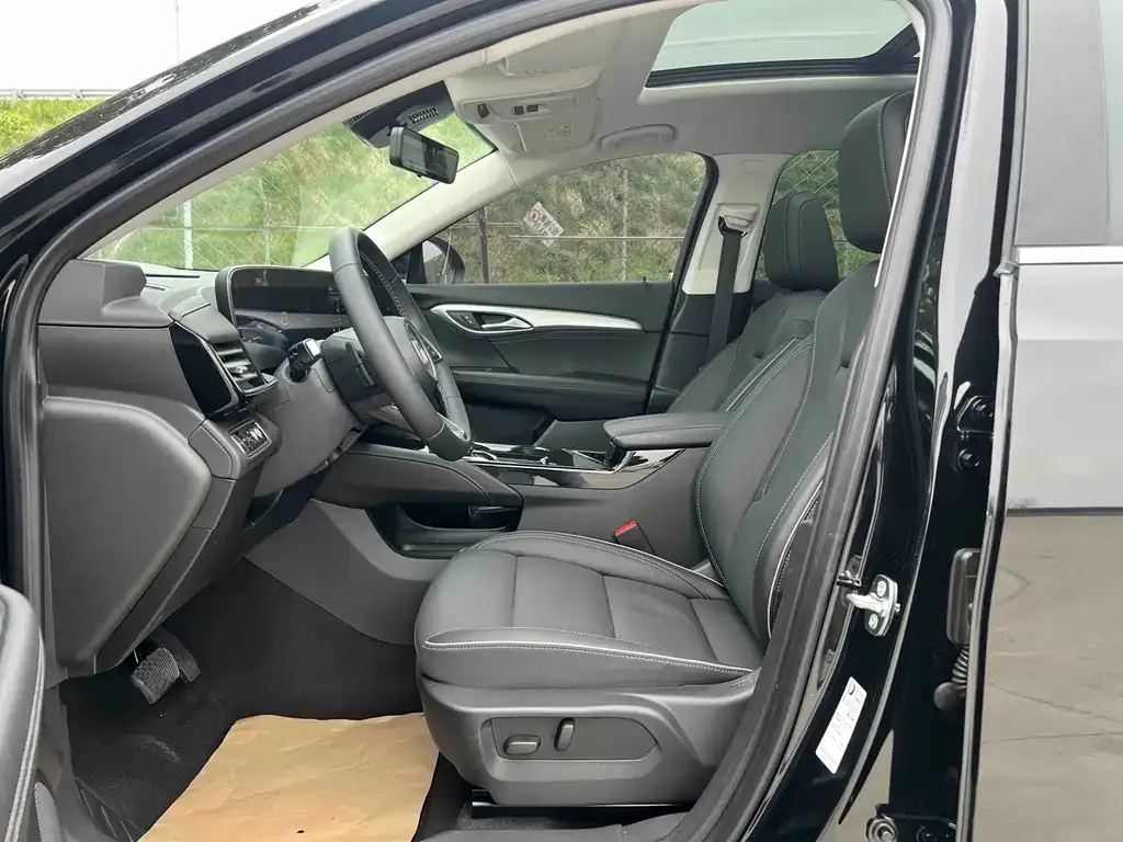 Buick Envision Plus — фото 2