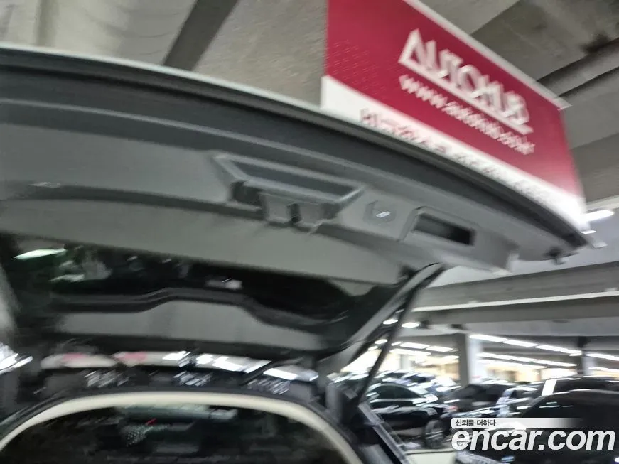 Land Rover Range Rover Velar 2025 из KR, фото 2