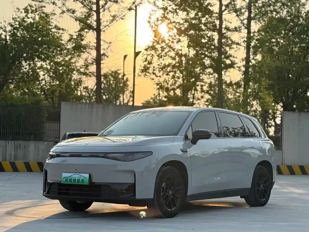 Leapmotor C10