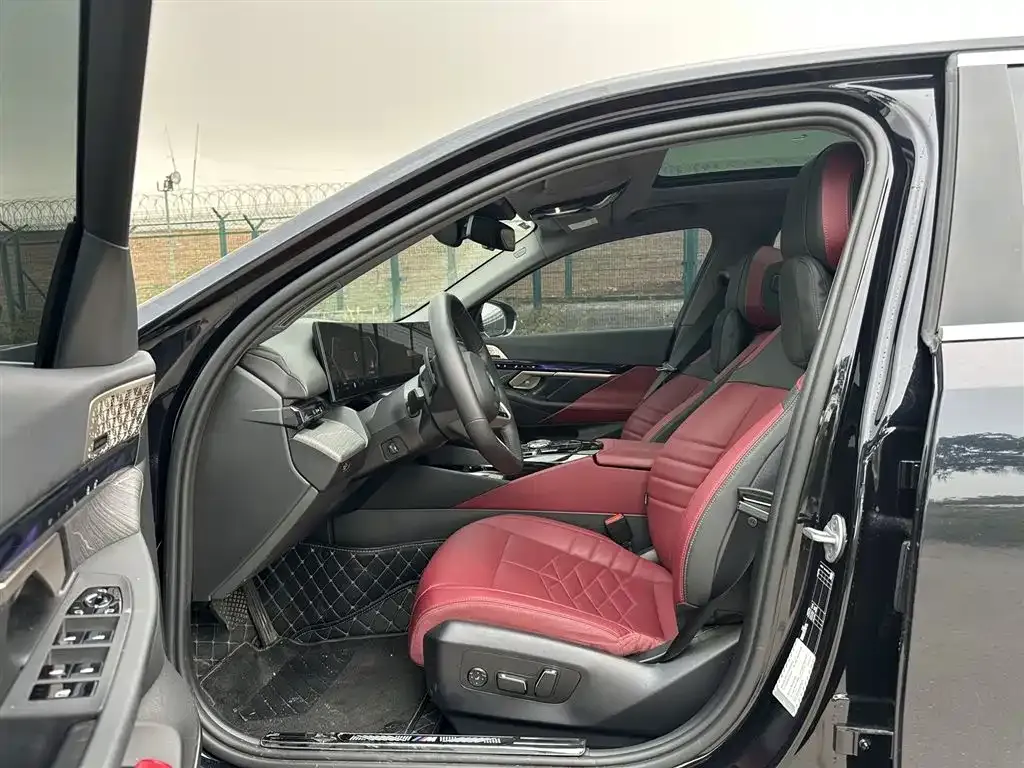BMW 5 Series 2025 из CN, фото 5