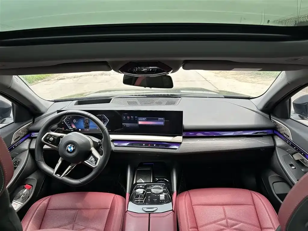BMW 5 Series 2025 из CN, фото 4