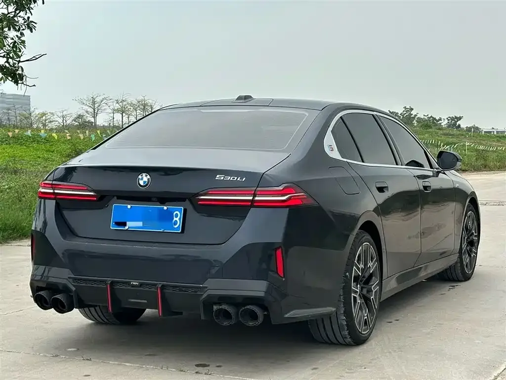 BMW 5 Series 2025 из CN, фото 2