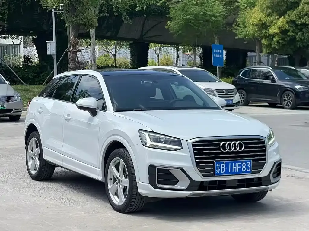 Audi Q2L — фото 2