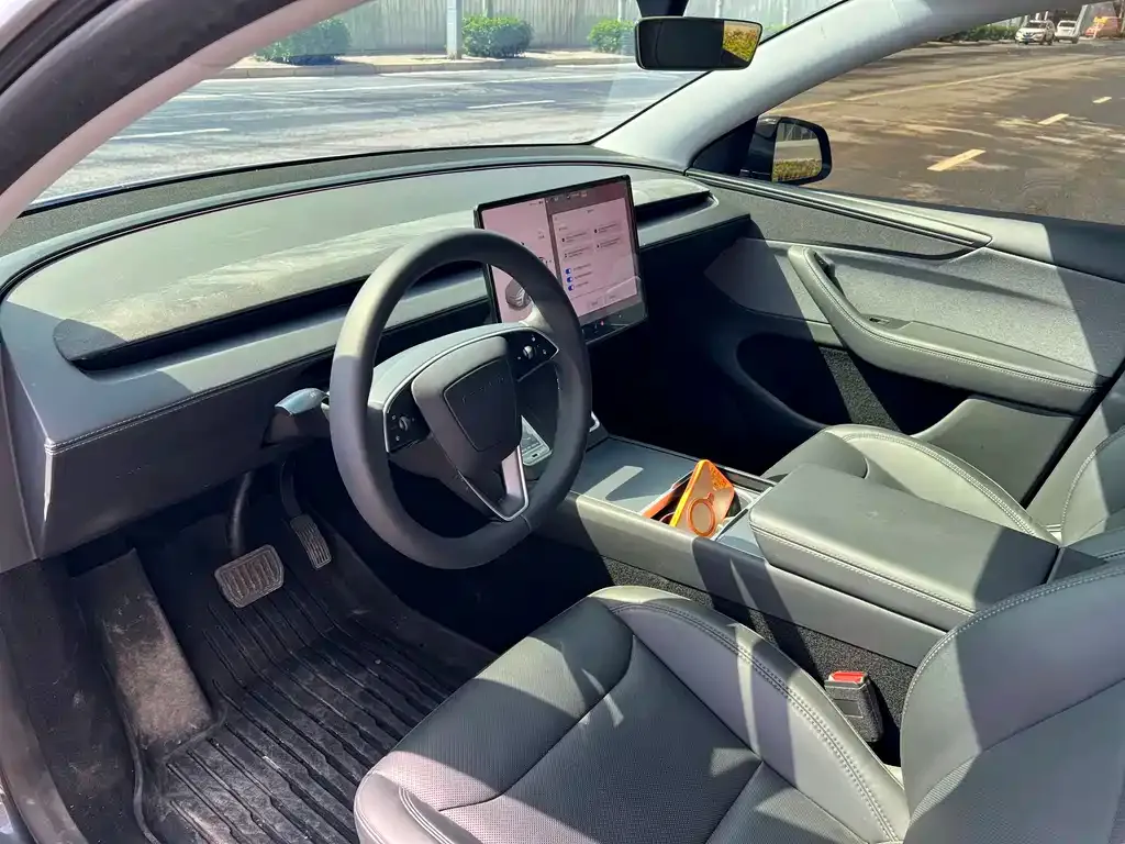 Tesla Model Y — фото 4