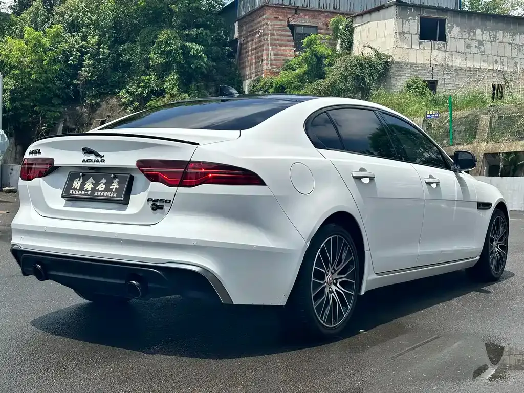 Jaguar XEL — фото 6