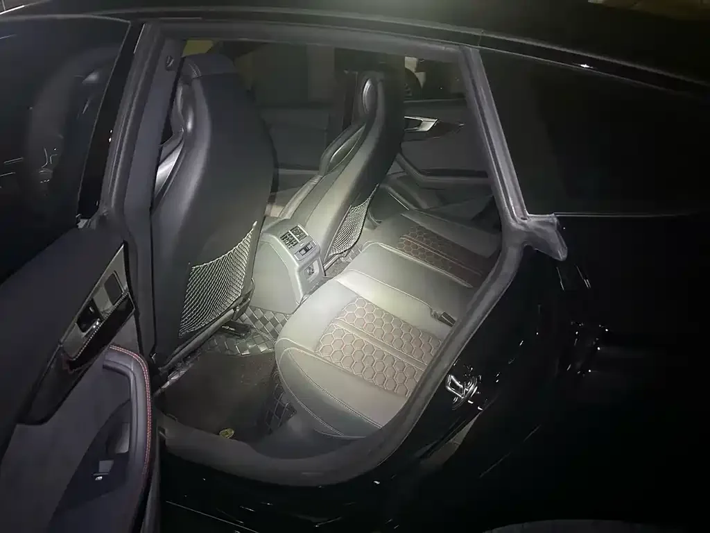 Audi RS 5 2025 из CN, фото 4
