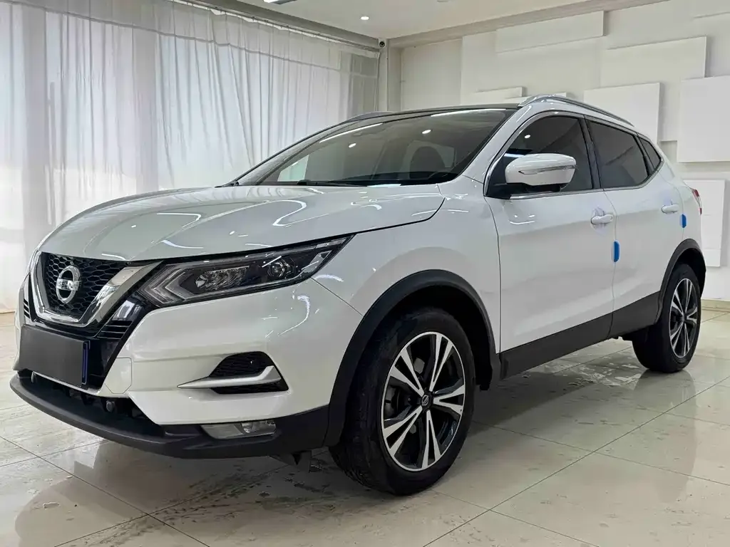 Nissan Qashqai — фото 1
