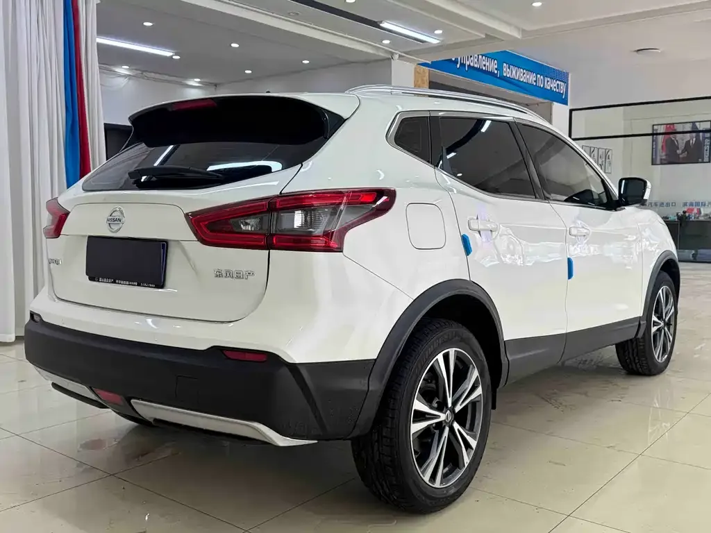 Nissan Qashqai — фото 4
