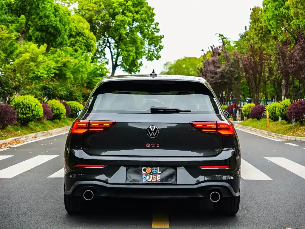 Volkswagen Golf GTI — фото 6