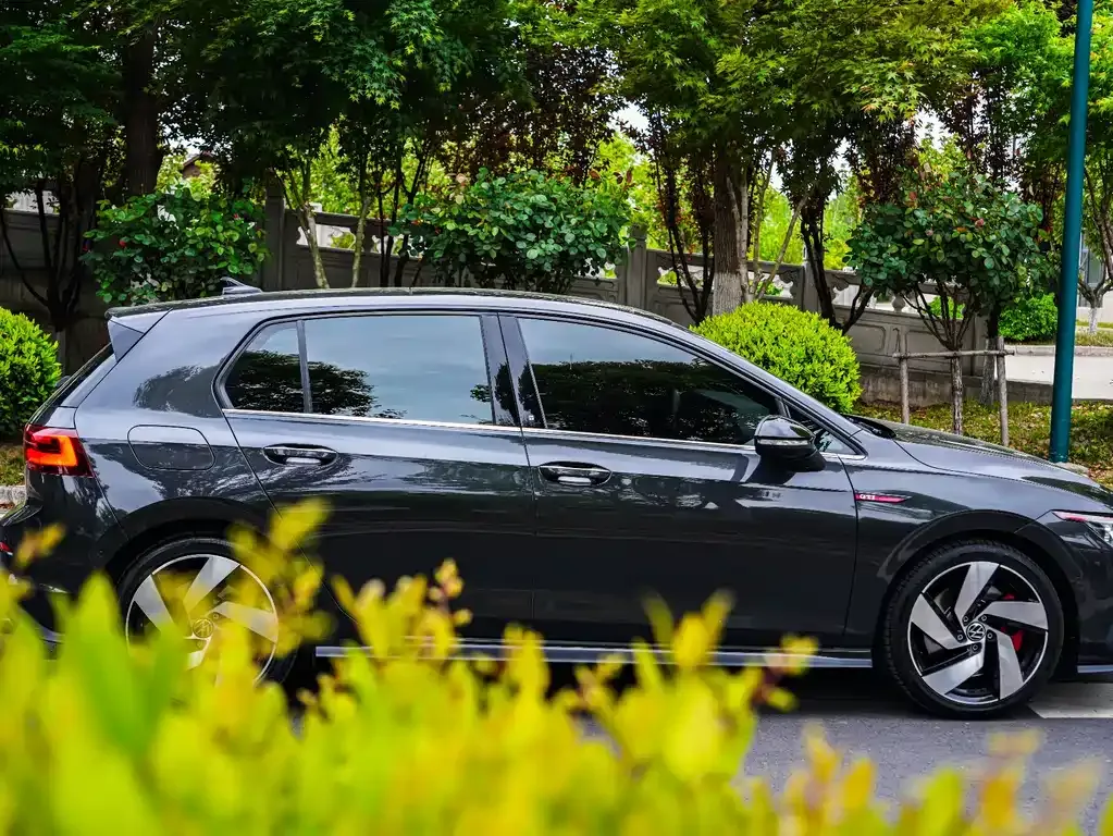 Volkswagen Golf GTI — фото 9