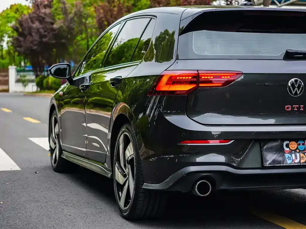 Volkswagen Golf GTI — фото 2