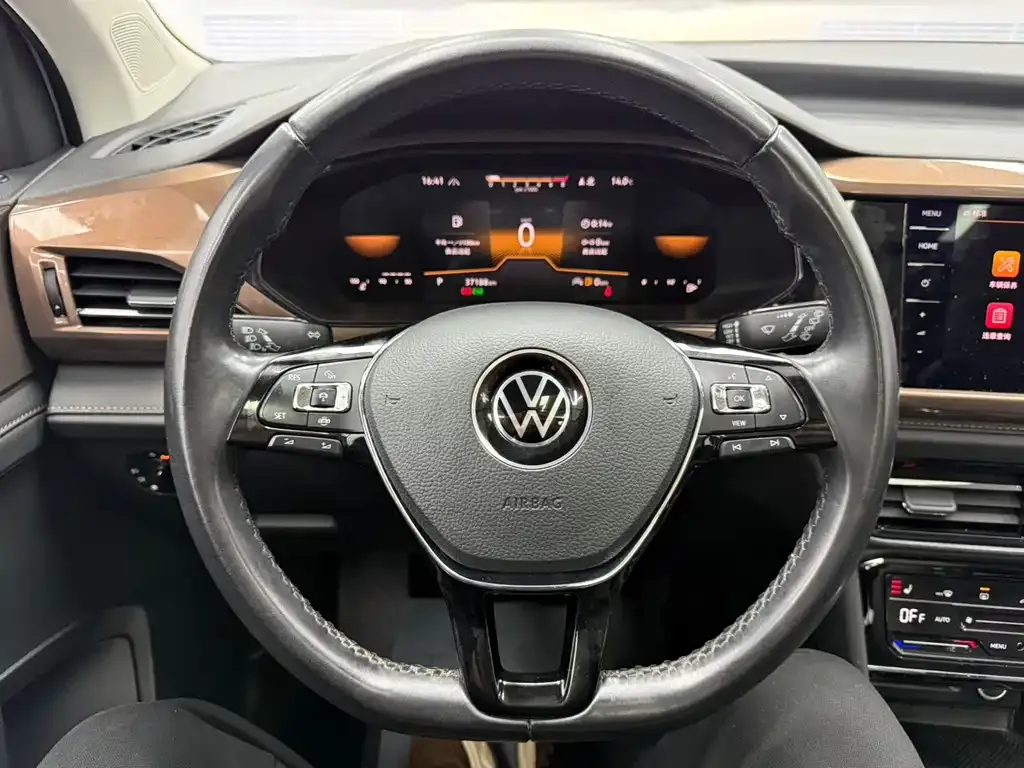 Volkswagen Tharu — фото 7
