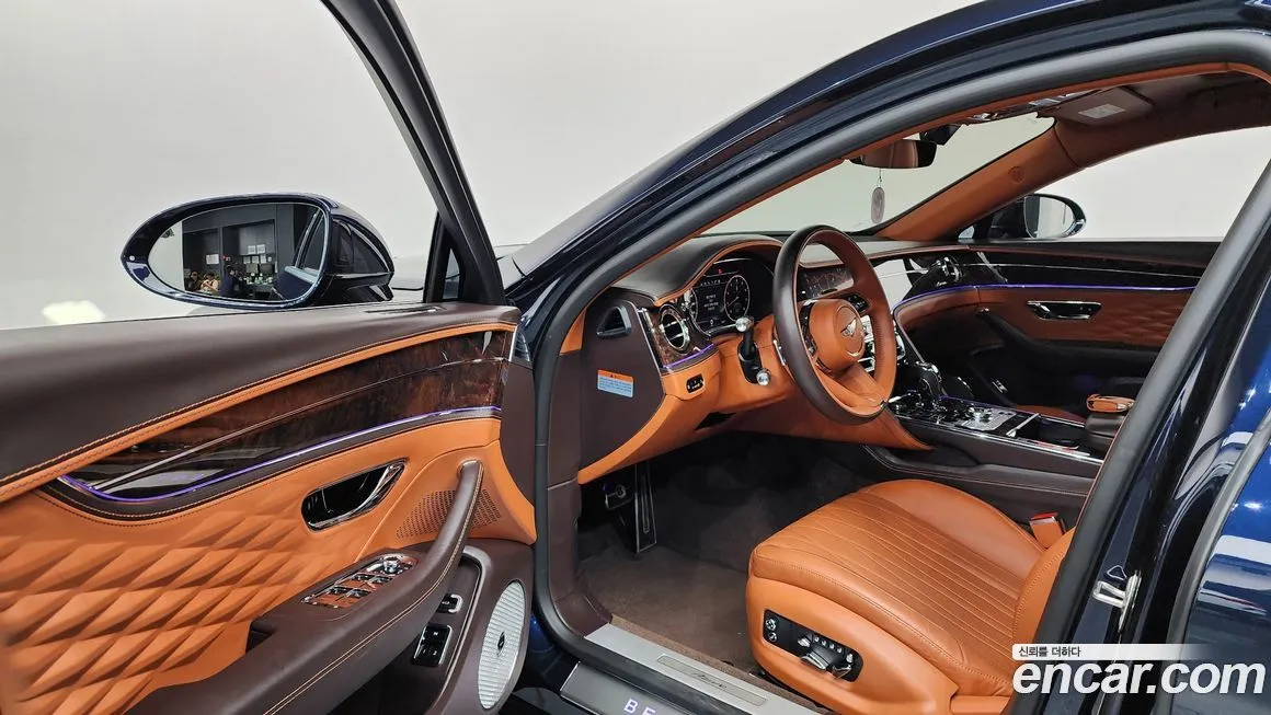 Bentley Flying Spur 2023 из KR, фото 7