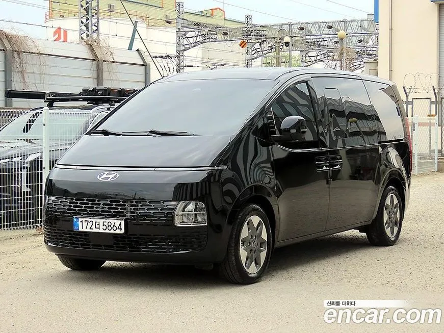 Hyundai Staria — фото 1