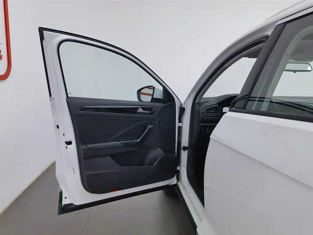 Volkswagen T-Roc 2021 из CN, фото 2