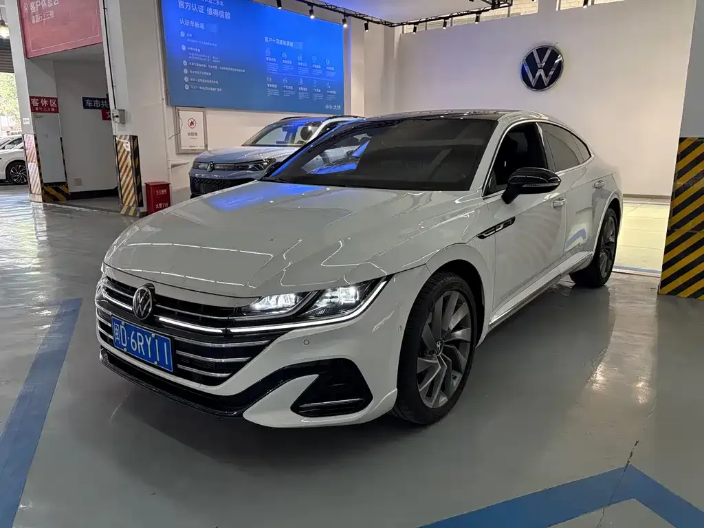 Volkswagen CC 2024 из CN, фото 1