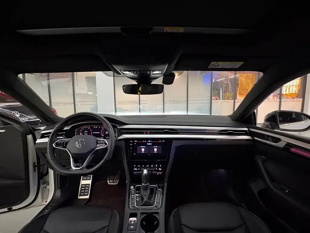 Volkswagen CC 2024 из CN, фото 9