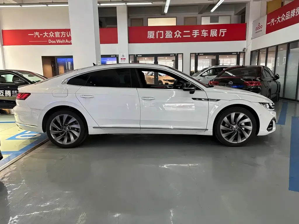 Volkswagen CC 2024 из CN, фото 5
