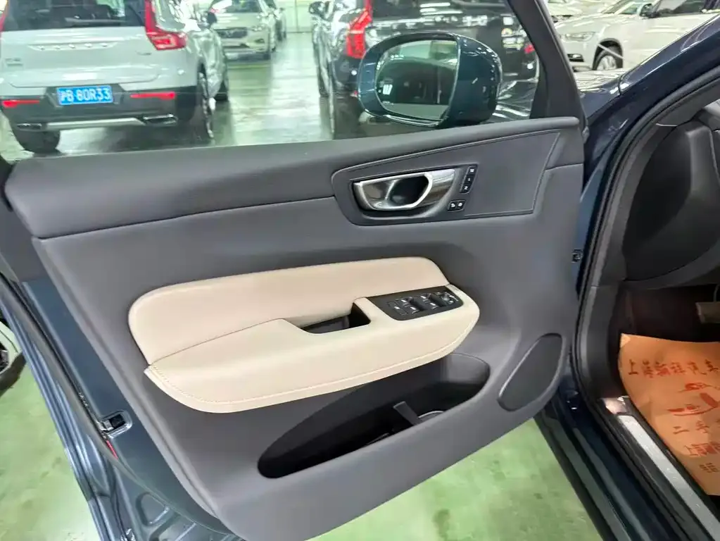 Volvo XC60 2025 из CN, фото 5