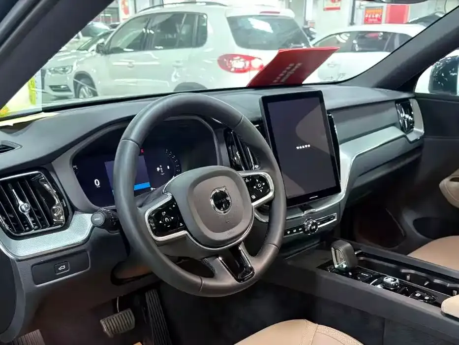 Volvo XC60 2025 из CN, фото 9