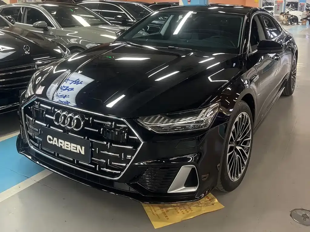 Audi A7L — фото 1