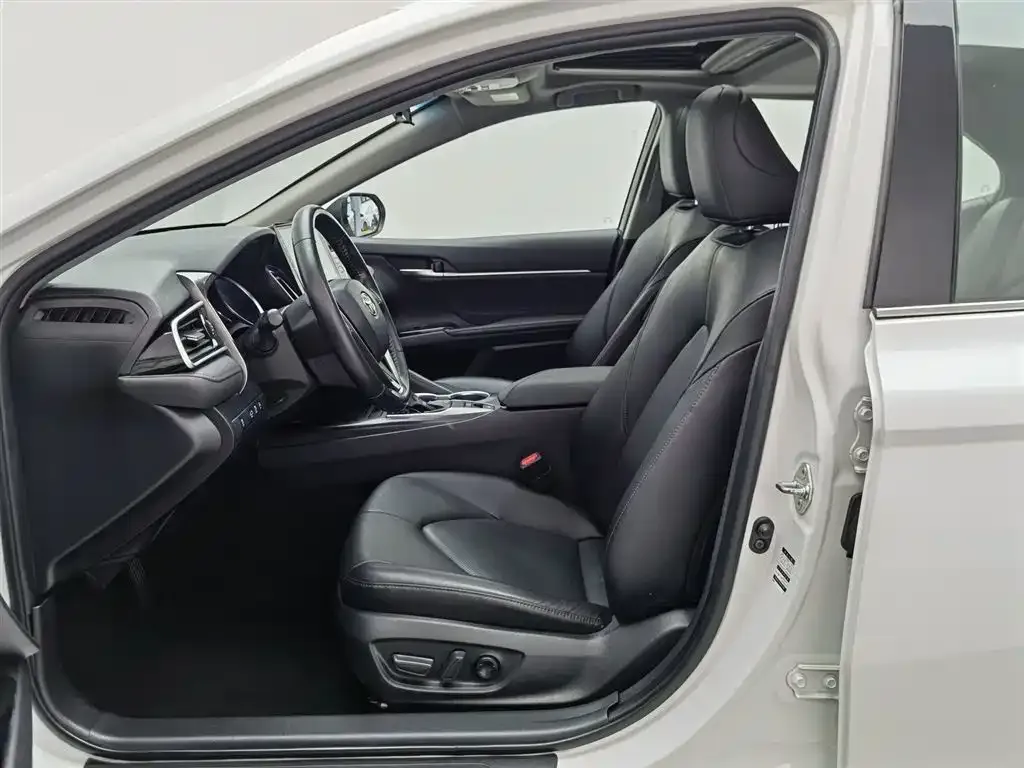 Toyota Camry 2023 из CN, фото 7