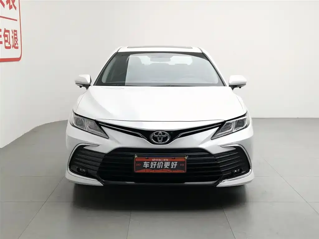 Toyota Camry 2023 из CN, фото 2