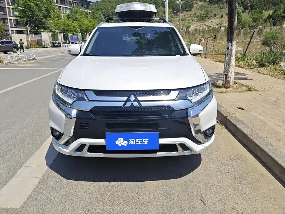 Mitsubishi Outlander — фото 3