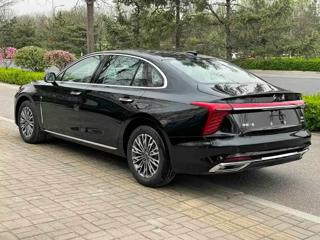 Hongqi H5 — фото 4