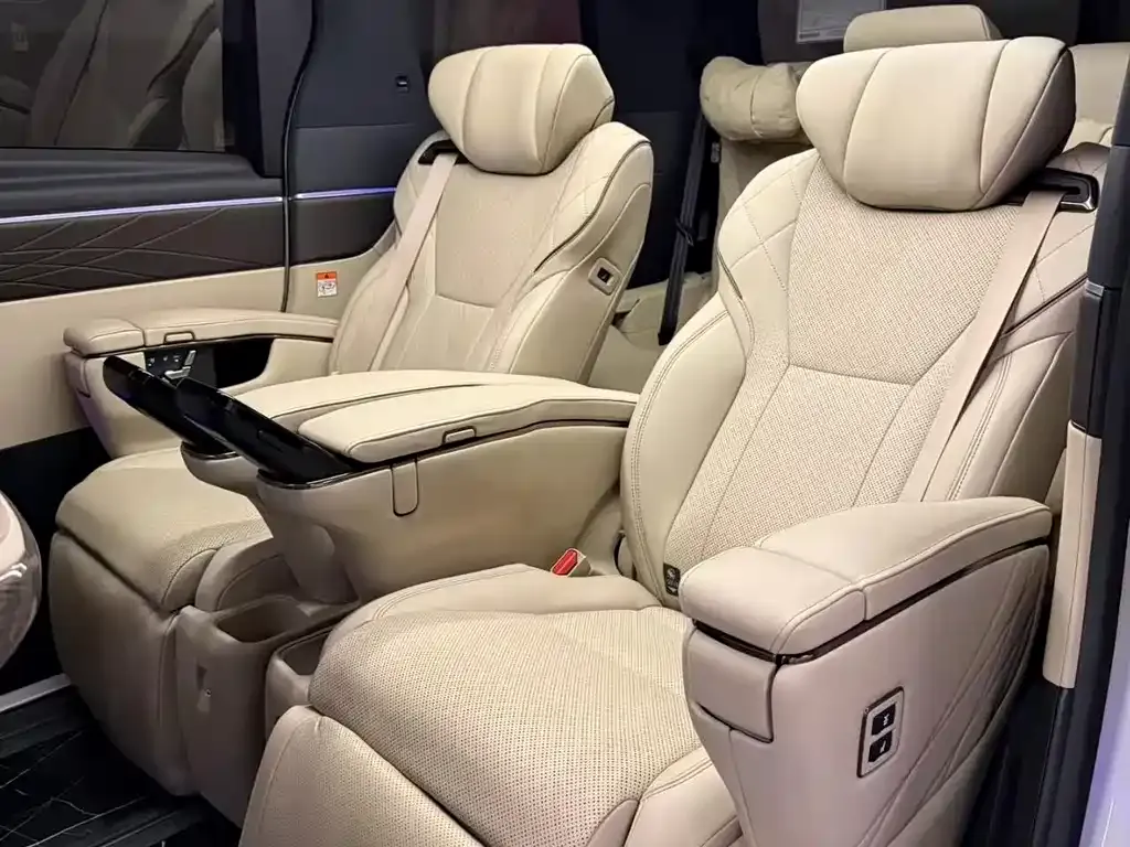 Toyota Alphard — фото 3