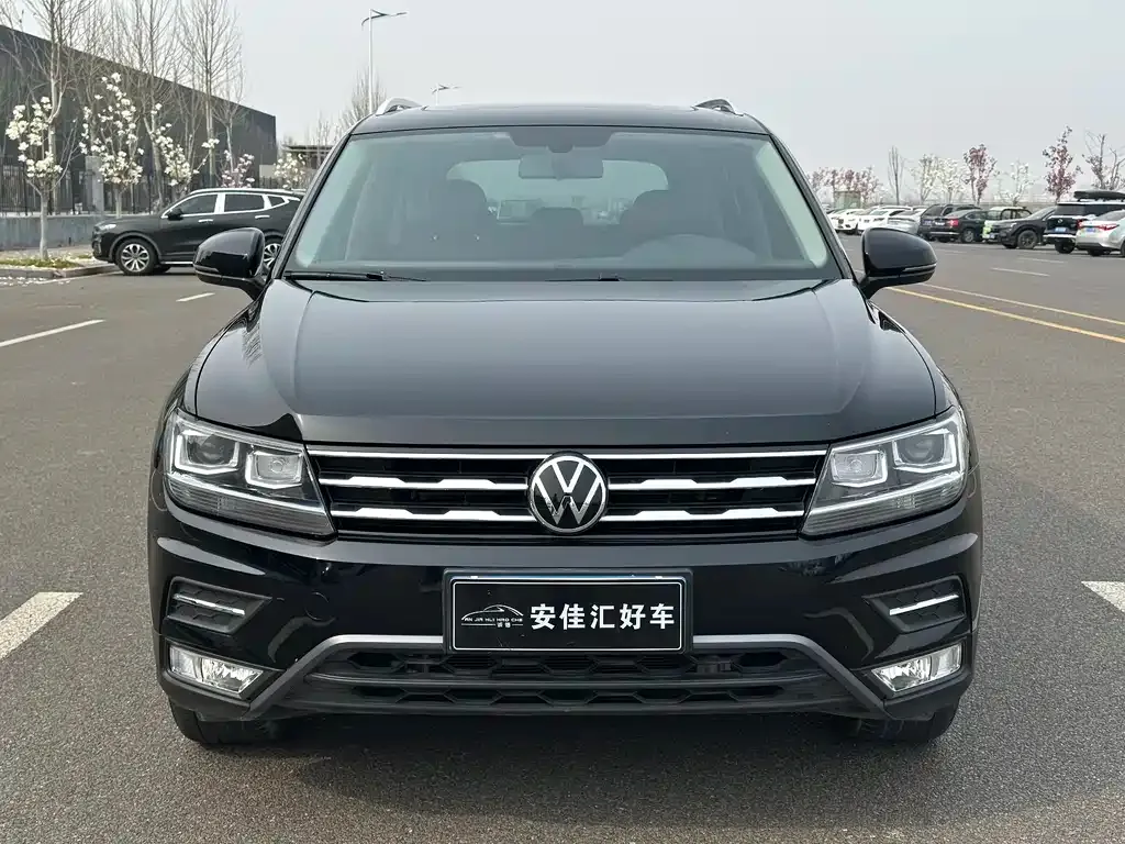 Volkswagen Tiguan L — фото 2