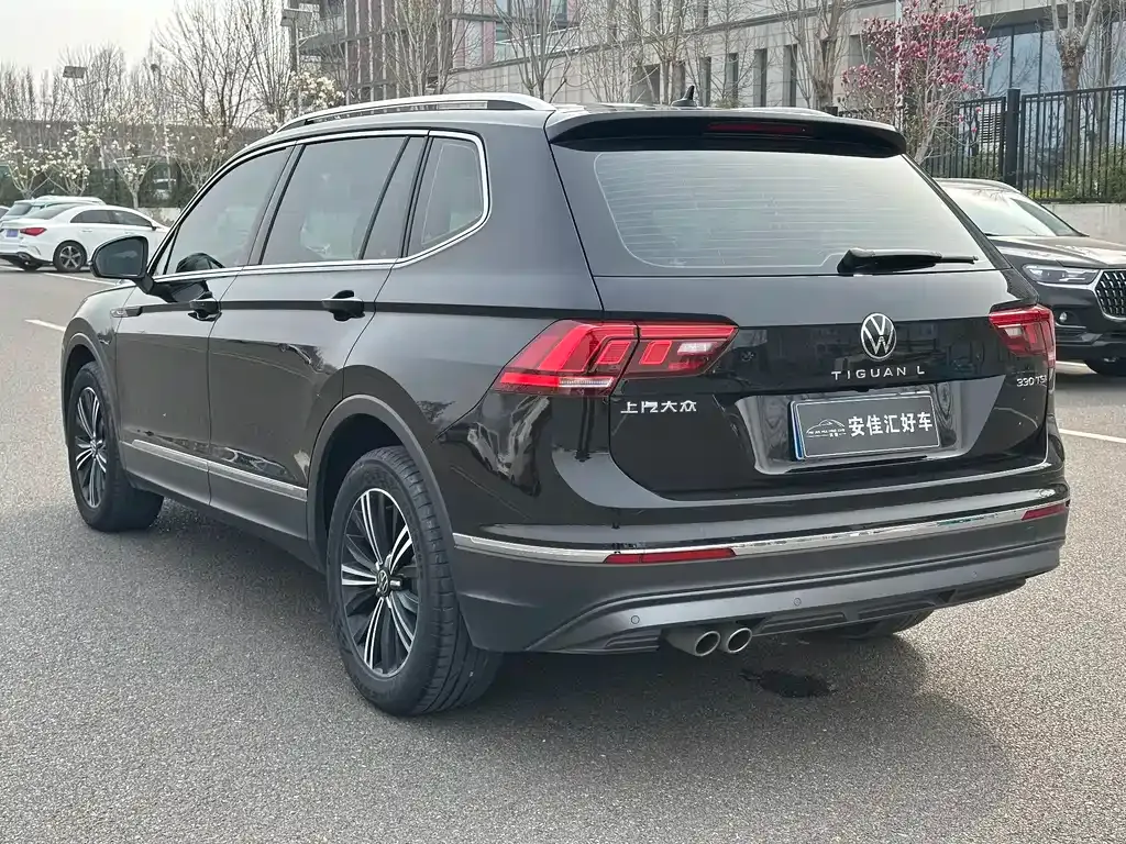 Volkswagen Tiguan L — фото 7