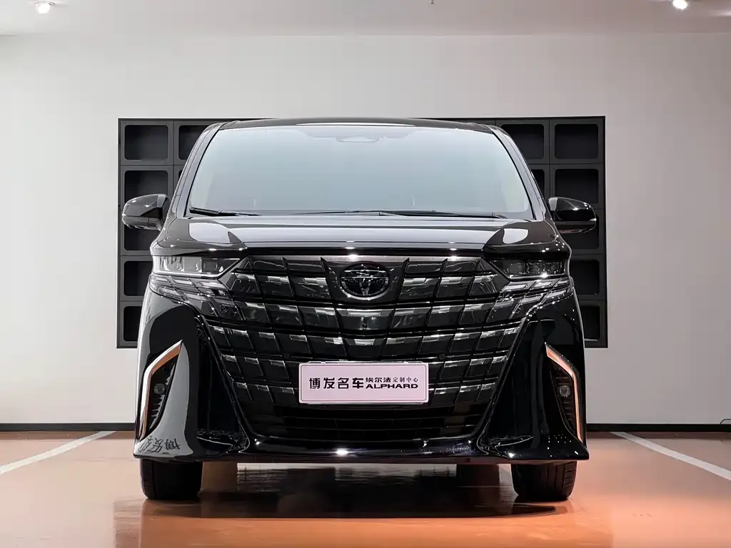 Toyota Alphard — фото 6