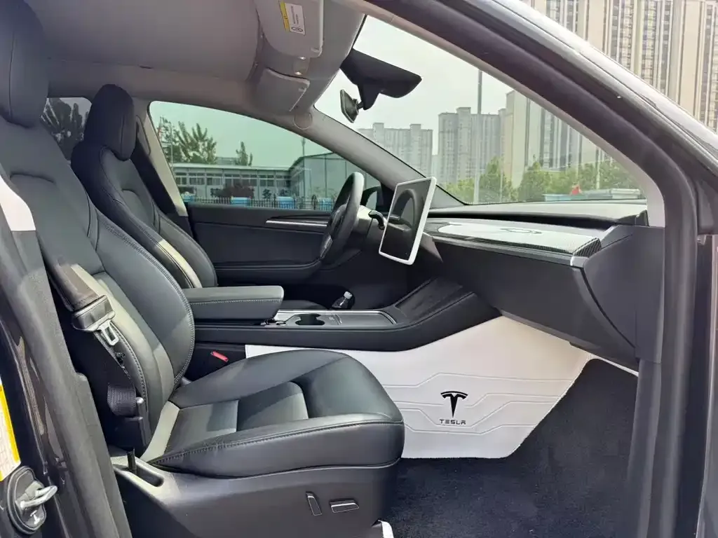 Tesla Model Y 2024 из CN, фото 2