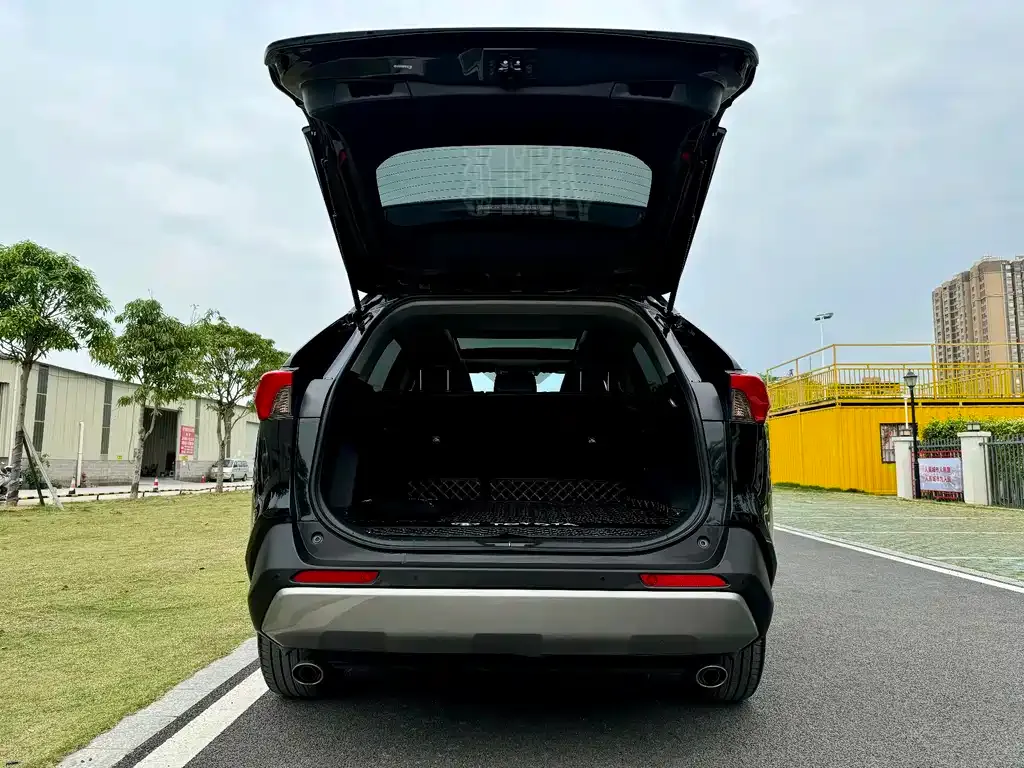 Toyota RAV4 2024 из CN, фото 4