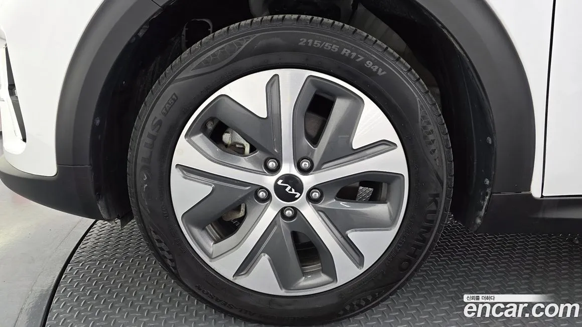 Kia Niro — фото 10