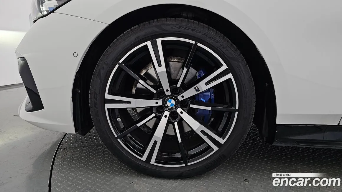 BMW 5-Series 2025 из KR, фото 9