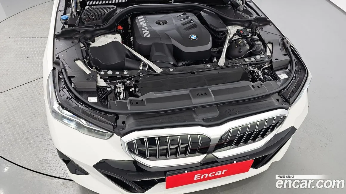 BMW 5-Series 2025 из KR, фото 8