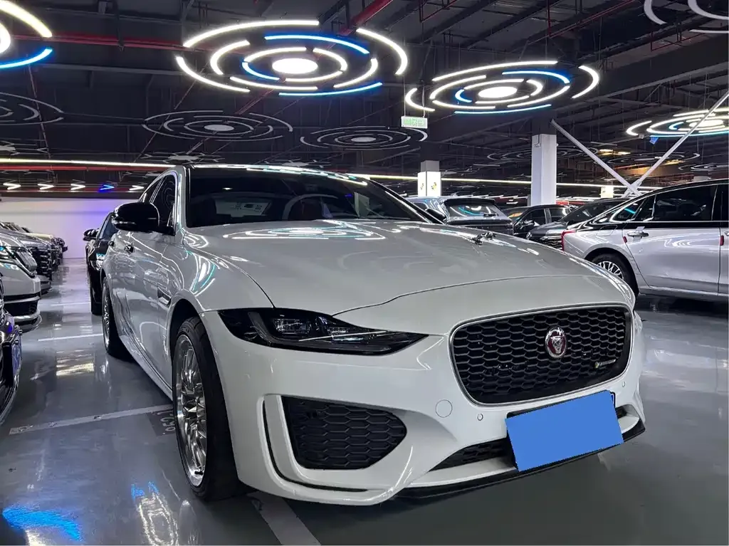 Jaguar XEL — фото 10