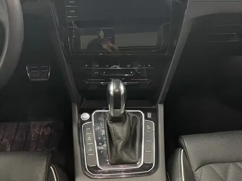 Volkswagen Magotan GTE PHEV 2023 из CN, фото 4
